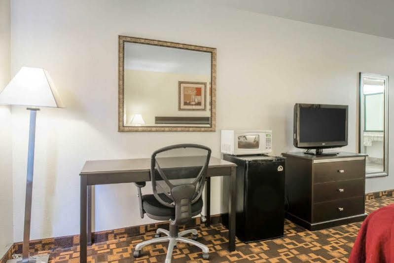 Quality Inn & Suites Limon Luaran gambar